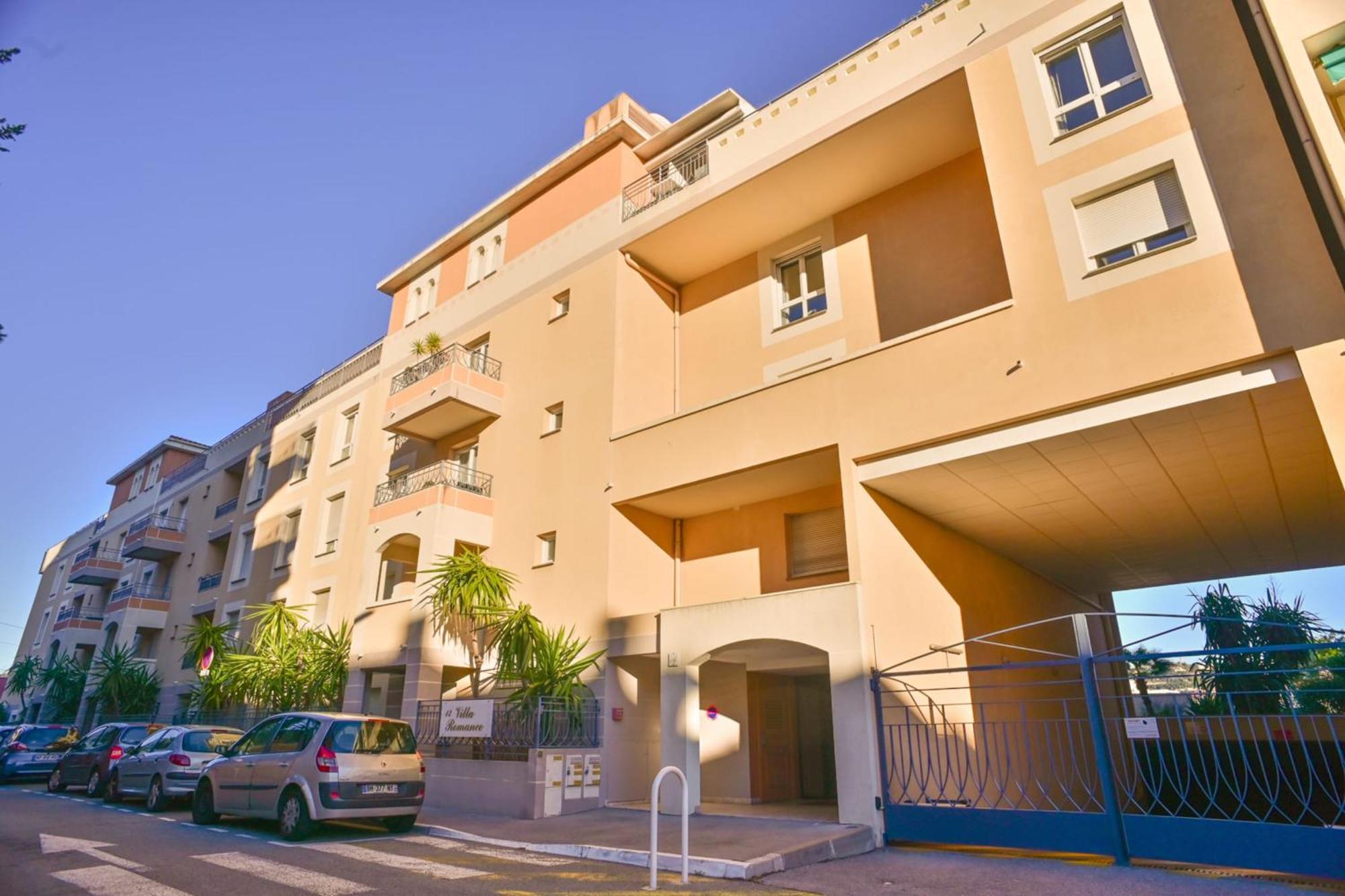 Appartement 3br In With Swimming Pool Terraces Parking & Ac - Benakey *