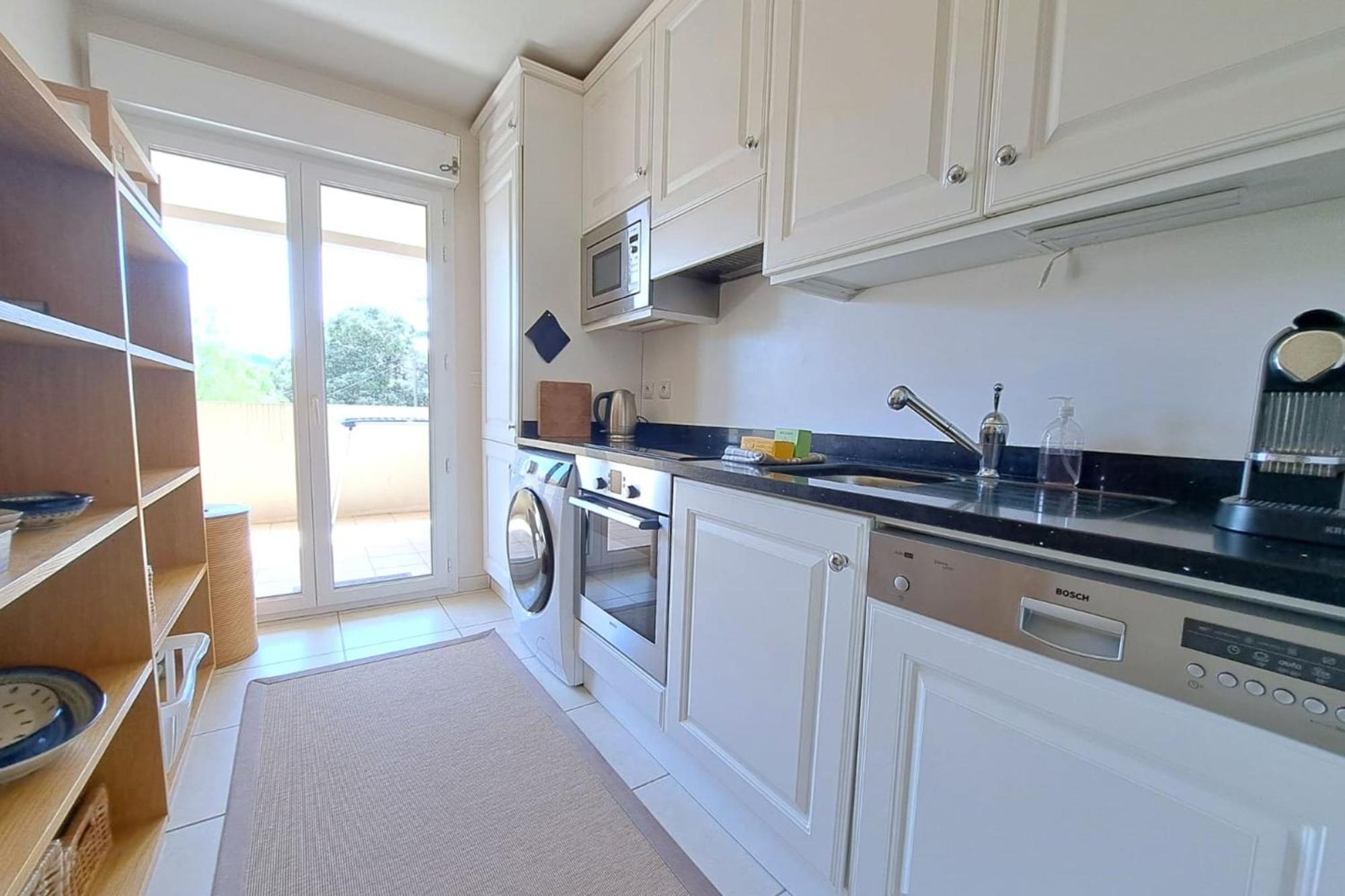 3br In With Swimming Pool Terraces Parking & Ac - Benakey Appartement *