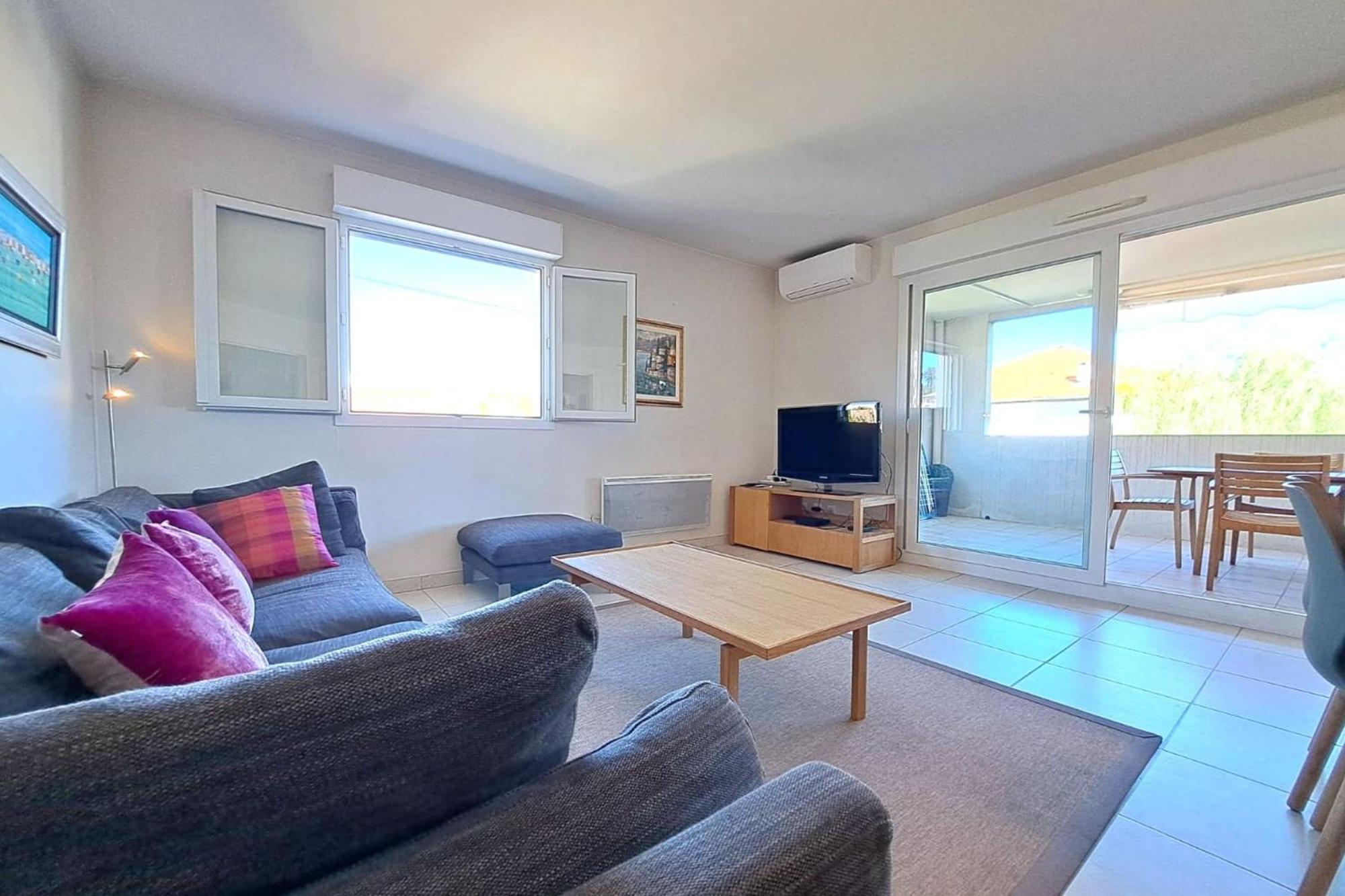3br In With Swimming Pool Terraces Parking & Ac - Benakey